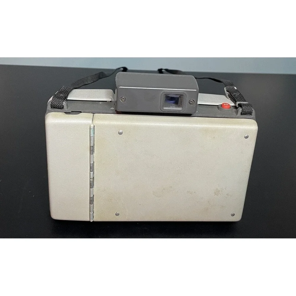 Polaroid Automatic 210 Land Camera With User's Manual & Literature Untested